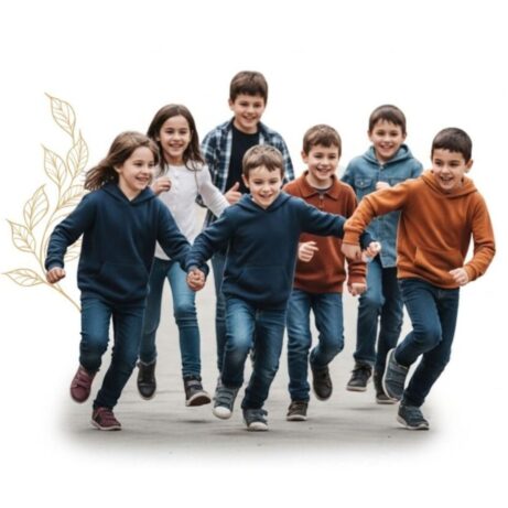 Skupina dětí běží venku a drží se za ruce – radostný pohyb v propojení s dechem